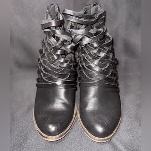 Fergalicious by Fergie Women’s Black Weaver Boots